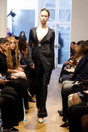 Peet Dullaert Haute Couture spring summer 2025 Paris january 2005 Peet Dullaert Haute Couture spring summer 2025 Paris january 2005, Credit:Zeppelin Avalon  Copyright: xZeppelinx xAvalonx 0958962803