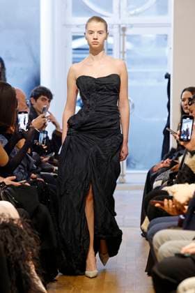 Peet Dullaert Haute Couture spring summer 2025 Paris january 2005 Peet Dullaert Haute Couture spring summer 2025 Paris january 2005, Credit:Zeppelin Avalon  Copyright: xZeppelinx xAvalonx 0958962867