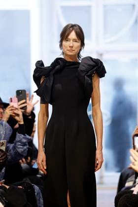 Peet Dullaert Haute Couture spring summer 2025 Paris january 2005 Peet Dullaert Haute Couture spring summer 2025 Paris january 2005, Credit:Zeppelin Avalon  Copyright: xZeppelinx xAvalonx 0958962959
