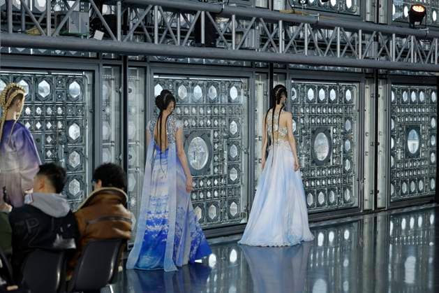 Maison Sara Chraibi Haute Couture spring summer 2025 Paris january 2005 Maison Sara Chraibi Haute Couture spring summer 2025 Paris january 2005, Credit:Zeppelin Avalon  Copyright: xZeppelinx xAvalonx 0959008629