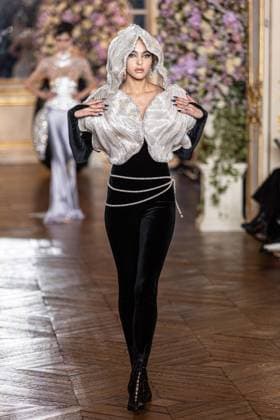 PFW Miss Sohee Runway NB A model walks the runway during the Yuima Nakazato Haute Couture Spring-Summer 2025 show as part of Paris Fashion Week on January 30, 2025 in Paris, France. Photo by Nasser Berzane ABACAPRESS.COM Paris France  Copyright: xBerzanexNasser ABACAx