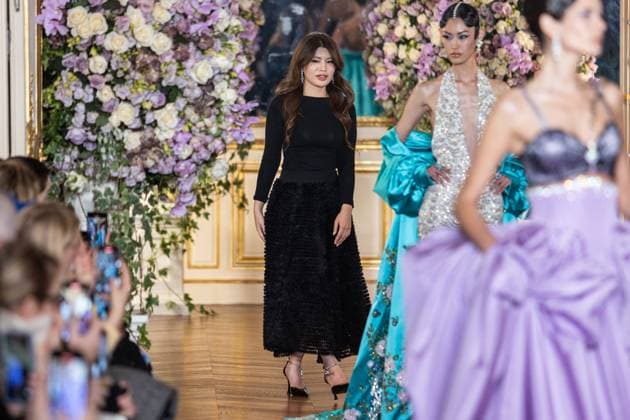 PFW Miss Sohee Runway NB Sohee Park designer walks the runway during the Yuima Nakazato Haute Couture Spring-Summer 2025 show as part of Paris Fashion Week on January 30, 2025 in Paris, France. Photo by Nasser Berzane ABACAPRESS.COM Paris France  Copyright: xBerzanexNasser ABACAx