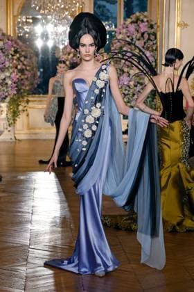 (250131) -- PARIS, Jan. 31, 2025 -- A model presents a creation from the haute couture Spring Summer 2025 collections by Miss Sohee during the Paris Fashion Week in Paris, France, on Jan. 30, 2025. ( Handout via Xinhua) FRANCE-PARIS-FASHION WEEK-MISS SOHEE MeetEurope 