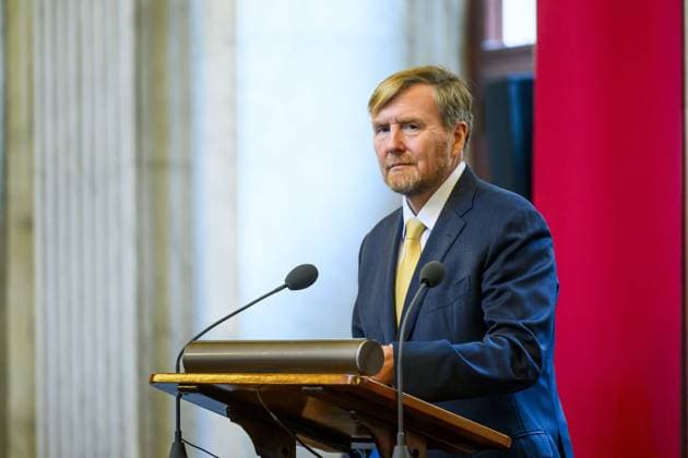 Amsterdam, König Willem Alxeander bei der Verleihung des Königlichen Preises für freie Malerei 2024 Amsterdam, The Netherlands, 2025-01-31 14:00:21 AMSTERDAM, 31-01-2025, Royal Palace AmsterdamKing Willem Alexander presents the Royal Award for Free Painting 2025 at the Royal Palace Amsterdam. Three young artists are honored and each receive an amount of 9,000 euros.PHOTO: NLBeeld Patrick van Emst Credit: NL Beeld Patrick van Emst  Copyright: xx x