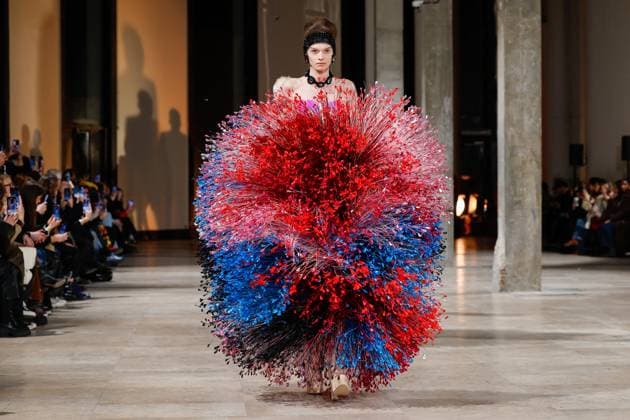 Défilé Germanier au Palais de Tokyo Collection Haute Couture Printemps Eté 2025 lors de la Fashion Week de Paris PFW Défilé Germanier au Palais de Tokyo Collection Haute Couture Printemps Eté 2025 lors de la Fashion Week de Paris PFW , France, January 30, 2025 Germanier fashion show at Palais de Tokyo Spring Summer 2025 Haute Couture collection during Paris Fashion Week PFW , France, January 30, 2025 Paris France  Copyright: xAgencex xBestimagexAgencex xBestimagex