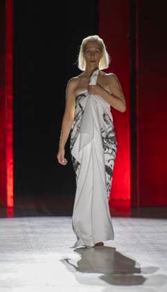 Fashion in Motion: Eden Loweth x Maggi Hambling at the V&A, London, UK, on 31st Jan, 2025 V&A, London, UK. 31st Jan, 2025. Fashion in Motion: Eden Loweth x Maggi Hambling. Free catwalk shows present an evocative new collection created by designer Eden Loweth in response to artist Maggi Hambling™s work. The showcase bring together the dynamism of Hambling s paintings with the individuality of Loweth s designs to reflect the shared rebellious spirit underpinning both their creative processes. Maggi Hambling is regarded as one of the UK™s greatest artists, and her work is held in public collections around the world. Eden Loweth gained renown as a co-founder of ART SCHOOL, a genderless fashion label that centred queer identity in the design  Copyright: xMalcolmxParkx xAvalonx 0959180657
