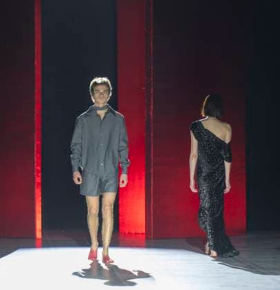 Fashion in Motion: Eden Loweth x Maggi Hambling at the V&A, London, UK, on 31st Jan, 2025 V&A, London, UK. 31st Jan, 2025. Fashion in Motion: Eden Loweth x Maggi Hambling. Free catwalk shows present an evocative new collection created by designer Eden Loweth in response to artist Maggi Hambling™s work. The showcase bring together the dynamism of Hambling s paintings with the individuality of Loweth s designs to reflect the shared rebellious spirit underpinning both their creative processes. Maggi Hambling is regarded as one of the UK™s greatest artists, and her work is held in public collections around the world. Eden Loweth gained renown as a co-founder of ART SCHOOL, a genderless fashion label that centred queer identity in the design  Copyright: xMalcolmxParkx xAvalonx 0959180678
