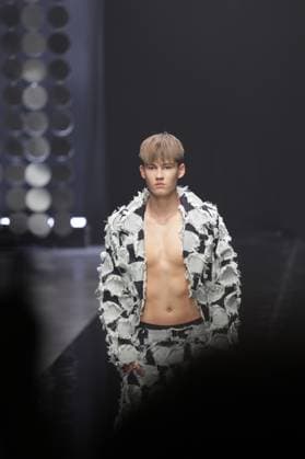 Different Look Kilian Kerner Show CollectiveFour at the Uber Eats Music Hall Berlin Kilian Kerner Show Copyright: xEventpressxBillyxLlerenax