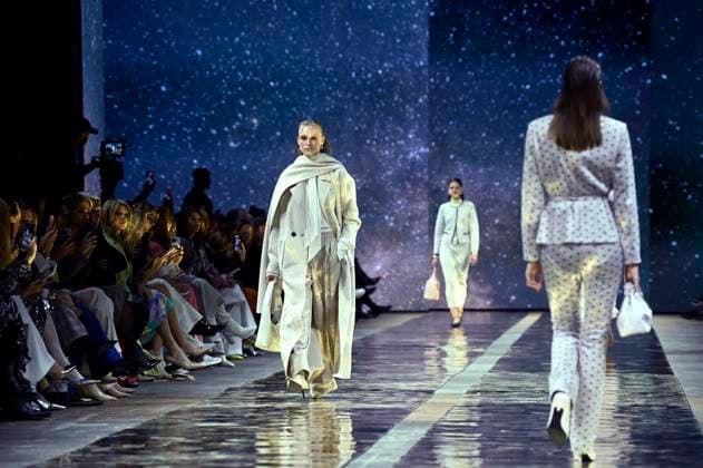 Models at the Marc Cain Fashion Show Parallel Universe at the Berlin Fashion Week A W 2025 at Kraftwerk Berlin Berlin, 31 01 2025 Foto:xF.xKernx xFuturexImagex cain_5208