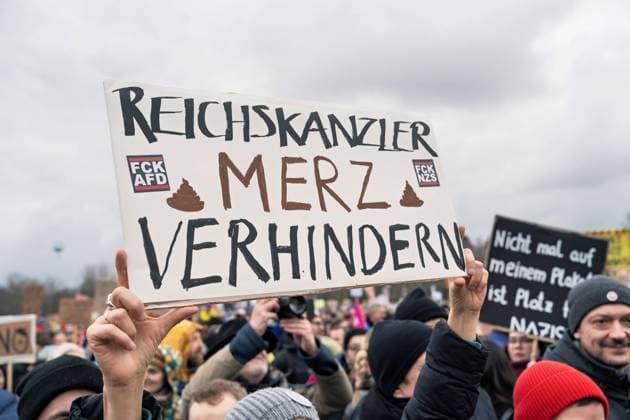 2024-02-02,Berlin,Demo Aufstand der Anständigen: Rettet die Brandmauer! Protest gegen die CDU *** 2024 02 02,Berlin,Demo Aufstand der Anständigen Rettet die Brandmauer Protest against the CDU