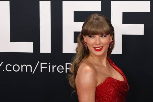 Singer Taylor Swift poses on the red carpet at the 67th annual Grammy Awards ceremony at the Crypto.com Arena in Los Angeles, California, USA 02 February 2025. Red carpet at the 67th Grammy Awards !ACHTUNG: NUR REDAKTIONELLE NUTZUNG!  Copyright: xOctavioxGuzmánx AME6411 20250203-55015894430_1