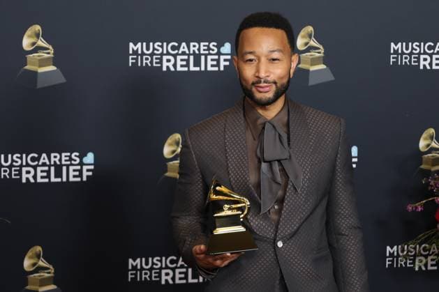 American singer and songwriter John Legend poses with a Grammy at the 67th annual Grammy Awards ceremony, held Sunday at the Crypto.com Arena in Los Angeles, California, USA 02 February 2025. Red carpet at the 67th Grammy Awards !ACHTUNG: NUR REDAKTIONELLE NUTZUNG!  Copyright: xOctavioxGuzmánx AME6518 20250203-55015895018_1