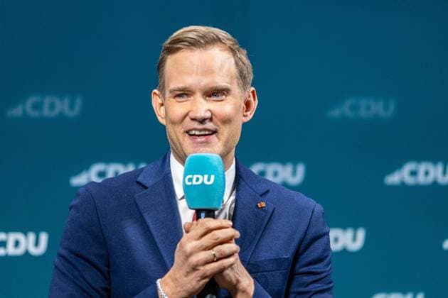 CDU Wahlkampf Tour mit Friedrich Merz in Bonn - 04.02.2025 Rede von Virologe und Wahlkreiskandidat Bonn Hendrik STREECK (CDU) - Wahlkampftermin zur Bundestagswahl am 23.02.2025 mit dem Spitzenkandidaten und Kanzlerkandidat der CDU Friedrich MERZ im WCCB World Conference Center in Bonn 04.02.2025 Bonn Gronau Nordrhein-Westfalen Deutschland Copyright: xBonn.digitalx xMarcxJohnx