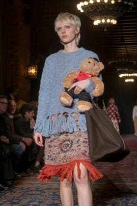 February 4, 2025, New York, United States: A model walks the runway for the Lingua Franca fashion show during February 2025 New York Fashion Week. New York United States - ZUMAs197 20250204_aaa_s197_450 Copyright: xRonxAdarx