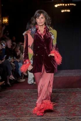 Lingua franca - Runway - New York Fashion Week Gina Gershon walks the runway for the Lingua Franca fashion show during February 2025 New York Fashion Week in New York City, USA, on February 4, 2025. New York New York United states  Copyright: xThenews2x originalFilename: thenews2-linguafr250204_np9Zj.jpg