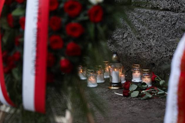 80th Anniversary Of Nazi Concentration Camp s Liberation Survivors lay wreaths and candles at the Wall of Death near block 11 of the former Auschwitz I camp during the 80th anniversary of the liberation of the Auschwitz concentration camp in Oswiecim, Poland, on January 27, 2025. Auschwitz is a German Nazi concentration and extermination camp and remains the most recognizable symbol of the Holocaust. Jews from across Europe are murdered there, along with Poles, Roma, Sinti, and Soviet prisoners of war. On January 27, 1945, the Red Army enters the camp, liberating its prisoners. Delegations from over 50 countries gather to mark the 80th anniversary of its liberation. Oswiecim Poland  Copyright: xKlaudiaxRadeckax originalFilename: radecka-80thanni250127_npIpM.jpg