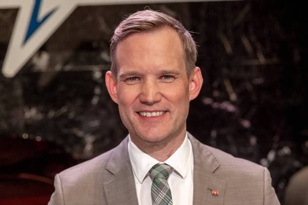 Wirtschaftstalk NRW: Ihre Stimme 2025 in Bonn - 05.02.2025 Portrait: Virologe Hendrik STREECK (CDU) - Bonner Wirtschaftstalk IHRE STIMME 2025 - Bonner Bundestagskandidaten im Dialog im Kammermusiksaal Beethoven-Haus Bonn. Ein Special Event zur Veranstaltungsreihe des Wirtschaftstalk NRW Bonn Innenstadt Nordrhein-Westfalen Deutschland *** Wirtschaftstalk NRW Ihre Stimme 2025 in Bonn 05 02 2025 Portrait Virologist Hendrik STREECK CDU Bonn Wirtschaftstalk IHRE STIMME 2025 Bonn Bundestag candidates in dialog in the chamber music hall Beethoven Haus Bonn A special event in the Wirtschaftstalk NRW Bonn event series Bonn city center North Rhine-Westphalia Germany Copyright: xBonn.digitalx xMarcxJohnx