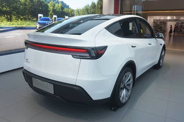 China, Neues Tesla Model Y in Hangzhou New Model Y HANGZHOU, CHINA - A new Model Y is displayed at a Tesla store in Hangzhou, Zhejiang province, China, February 6, 2025. Hangzhou Zhejiang China  Copyright: xCFOTOx i1738803324775