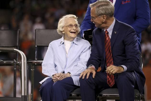 SPORTS-MCCASKEY-OBIT-1-TB Virginia McCaskey looks up at Bears Chairman George McCaskey before Brian Urlacher was awarded with a ring of excellence during halftime between the Bears and the Seattle Seahawks at Soldier Field in Chicago on Sept. 17, 2018. (Armando L. Sanchez Chicago Tribune TNS) EDITORIAL USE ONLY Copyright: xx 134181714W ArmandoxL.xSanchezx krtphotoslive950055
