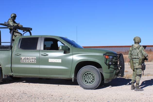 (250207) -- MEXICO CITY, Feb. 7, 2025 -- Soldiers of the Mexican Army are on duty on the border between Mexico and the United States, in Ciudad Juarez, state of Chihuahua, Mexico, on Feb. 6, 2025. Mexican President Claudia Sheinbaum confirmed on Tuesday that 10,000 National Guard troops have begun deployment along the 3,200-km border with the United States. Bolstering border security was part of an agreement reached a day earlier with her U.S. counterpart, Donald Trump, to combat fentanyl trafficking and curb illegal migration. (Photo by Xinhua) SpotNews Mexican president confirms troops deployment along U.S. border after talks with Trump LuisxPerea