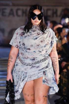 Défilé de mode Collina Strada collection automne hiver 2025 2026 lors de la Fashion Week de New York Défilé de mode Collina Strada collection automne hiver 2025 2026 lors de la Fashion Week de New York City, NY, Etats Unis, le 7 février 2025 Runway TCollina Strada Fall RTW 2025 fashion show as part of New York Fashion Week on February 07, 2025 in New York, New York New York Etats Unis  Copyright: xAgencex xBestimagexAgencex xBestimagex