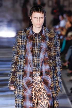 Défilé de mode Collina Strada collection automne hiver 2025 2026 lors de la Fashion Week de New York Défilé de mode Collina Strada collection automne hiver 2025 2026 lors de la Fashion Week de New York City, NY, Etats Unis, le 7 février 2025 Runway TCollina Strada Fall RTW 2025 fashion show as part of New York Fashion Week on February 07, 2025 in New York, New York New York Etats Unis  Copyright: xAgencex xBestimagexAgencex xBestimagex