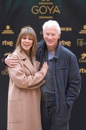 February 7, 2025, Madrid, Madrid, Spain: Richard Gere, Alejandra Silva Gere attends a photocall as winner of International Goya Award 2025 during 39th Goya Awards at Carlos V Palace on February 7, 2025 in Granada, Spain Madrid Spain - ZUMAg15_ 20250207_zaf_g15_091 Copyright: xJackxAbuinx