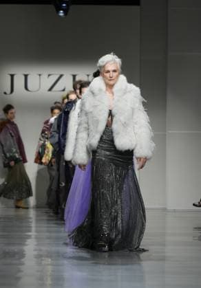 February 7, 2025, New York, New York, USA: MAYE MUSK (Elon MuskÃ¢â‚¬â ¢s mother) walks in the Juzui FW25 Runway Show during New York Fashion Week,.The Glasshouse, NYC.February 7, 2025 . New York USA - ZUMAms4_ 20250207_faf_ms4_007 Copyright: xSoniaxMoskowitzxGordonx