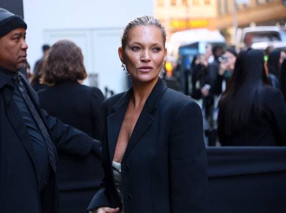 NYFW - Calvin Klein Arrivals Kate Moss attends the Calvin Klein show during the New York fashion week in Midtown, New York on February 7, 2025. Photo by Dylan Travis ABACAPRESS.COM New York City NY United Arab Emirates  Copyright: xDylanxTravis ABACAx
