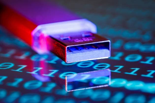 Symbolfoto Datensicherheit DEU Deutschland Illustration, 07.02.2025, Datensicherheit Datenschutz Symbolfoto, Detailaufnahme eines USB Sticks. *** Symbol photo data security DEU Germany illustration, 07 02 2025, data security data protection symbol photo, close-up of a USB stick AF_IMG_81372.jpeg