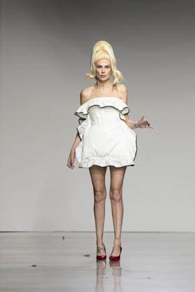 Christian Cowan runway show during New York Fashion Week Fall Winter 2025 Model walks runway during Christian Cowan show at New York Fashion Week Fall Winter 2025 at Glasshouse in New York. New collection by designer Cowan was inspired and is tribute to Abbie McLaughlin who passed away in 2024. New York New York United States Copyright: LevxRadin