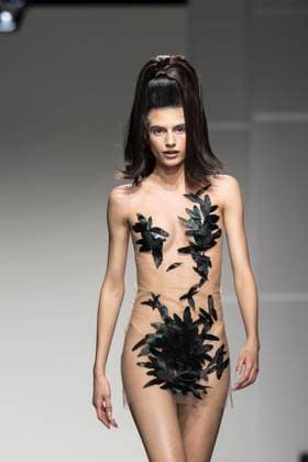 Christian Cowan runway show during New York Fashion Week Fall Winter 2025 Model walks runway during Christian Cowan show at New York Fashion Week Fall Winter 2025 at Glasshouse in New York. New collection by designer Cowan was inspired and is tribute to Abbie McLaughlin who passed away in 2024. New York New York United States Copyright: LevxRadin