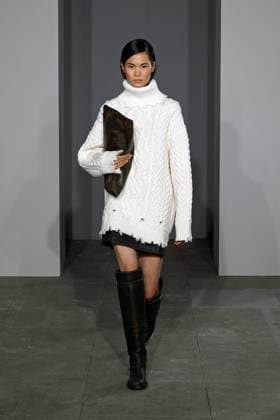 Simkhai Ready to wear fall winter 2025 26 NEW YORK February 2025 Simkhai Ready to wear fall winter 2025 26 NEW YORK February 2025, Credit:Zeppelin Avalon  Copyright: xZeppelinx xAvalonx 0961295266
