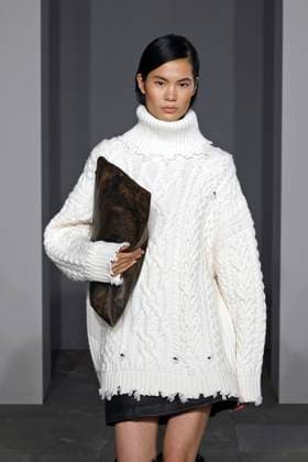 Simkhai Ready to wear fall winter 2025 26 NEW YORK February 2025 Simkhai Ready to wear fall winter 2025 26 NEW YORK February 2025, Credit:Zeppelin Avalon  Copyright: xZeppelinx xAvalonx 0961295275