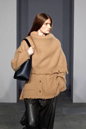 Simkhai Ready to wear fall winter 2025 26 NEW YORK February 2025 Simkhai Ready to wear fall winter 2025 26 NEW YORK February 2025, Credit:Zeppelin Avalon  Copyright: xZeppelinx xAvalonx 0961296579
