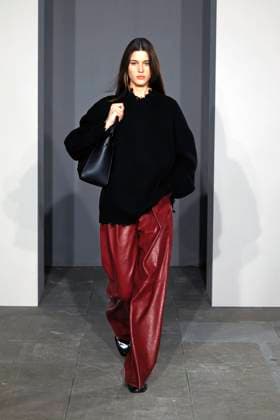 Simkhai Ready to wear fall winter 2025 26 NEW YORK February 2025 Simkhai Ready to wear fall winter 2025 26 NEW YORK February 2025, Credit:Zeppelin Avalon  Copyright: xZeppelinx xAvalonx 0961296620