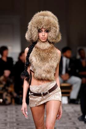 Kim Shui Ready to wear fall winter 2025 26 NEW YORK February 2025 Kim Shui Ready to wear fall winter 2025 26 NEW YORK February 2025, Credit:Zeppelin Avalon  Copyright: xZeppelinx xAvalonx 0961293425