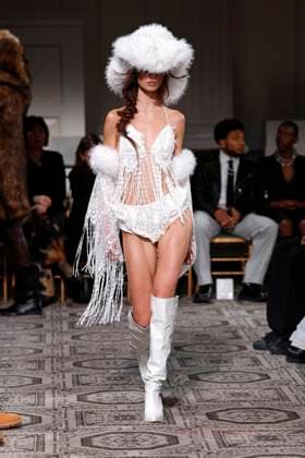 Kim Shui Ready to wear fall winter 2025 26 NEW YORK February 2025 Kim Shui Ready to wear fall winter 2025 26 NEW YORK February 2025, Credit:Zeppelin Avalon  Copyright: xZeppelinx xAvalonx 0961294719