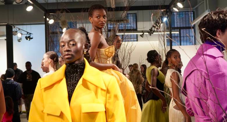 Nyfw-chuks collins fall winter 2025. (new) nyfw-chuks collins fall winter 2025. February 8, 2025, new york, usa: chuks collins presents his collection mycelium whispers the good fungi in collaboration with lush decor and exclusively sold on amazon. The collection invites you to experience a journey of transformation inspired by the regenerative power of mushrooms and the intricate beauty of mycelium networks. Mandatory credit: niyi fote thenews2 (Foto: Niyi Fote Thenews2 imago images) Nyfw-chuks collins fall winter 2025.  Copyright: xNiyixFotex