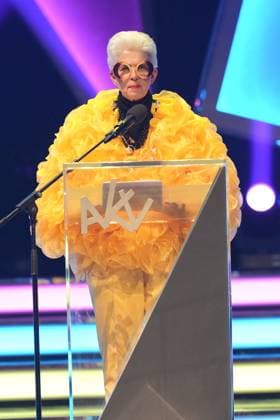 75 Award Ceremony of the Order WIDER DEN TIERISCHEN ERNST in Aachen Marie Agnes Strack Zimmermann as Iris Apfel during her performance at the 75 Award Ceremony of the Order WIDER DEN TIERISCHEN ERNST in the Aachen Eurogress, Aachen, 08 02 2025 Aachen NRW Germany