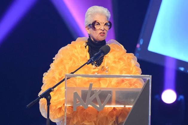 75 Award Ceremony of the Order WIDER DEN TIERISCHEN ERNST in Aachen Marie Agnes Strack Zimmermann as Iris Apfel during her performance at the 75 Award Ceremony of the Order WIDER DEN TIERISCHEN ERNST in the Aachen Eurogress, Aachen, 08 02 2025 Aachen NRW Germany