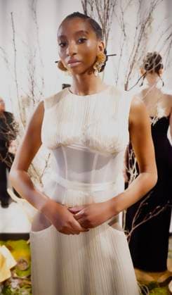 Nyfw-chuks collins fall winter 2025. (new) nyfw-chuks collins fall winter 2025. February 8, 2025, new york, usa: chuks collins presents his collection mycelium whispers the good fungi in collaboration with lush decor and exclusively sold on amazon. The collection invites you to experience a journey of transformation inspired by the regenerative power of mushrooms and the intricate beauty of mycelium networks. Mandatory credit: niyi fote thenews2 (Foto: Niyi Fote Thenews2 imago images) Nyfw-chuks collins fall winter 2025.  Copyright: xNiyixFotex