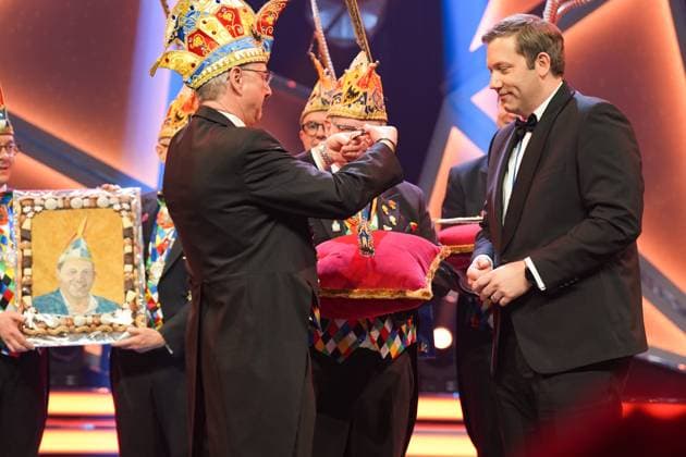75 Award Ceremony of the Order AGAINST ANIMAL ENORMOUSNESS in Aachen Lars Klingbeil is appointed as the new knight and receives the order at the 75 Award Ceremony of the Order AGAINST ANIMAL ENORMOUSNESS in the Aachen Eurogress, Aachen, 08 02 2025 Aachen NRW Germany