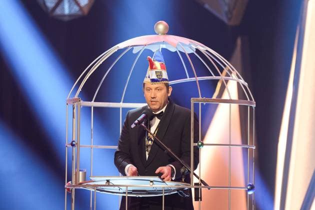 75 award ceremony of the Order AGAINST ANIMAL HONESTY in Aachen Lars Klingbeil in portrait during his speech in the jesters cage as the new knight at the 75 award ceremony of the Order AGAINST ANIMAL HONESTY in the Aachen Eurogress, Aachen, 08 02 2025 Aachen NRW Germany