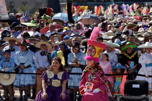 Ciudad de Mexico, Mexico, 8 de febrero de 2025.- La jefa de Gobierno de la Ciudad de Mexico, Clara Brugada Molina durante la inauguracion del Segundo carnaval de carnavales en el Monumento de la Revolucion en la Ciudad de Mexico. Mexico City Mexico - ZUMAe321 20250208_zia_e321_066 Copyright: xLuisxBarronx