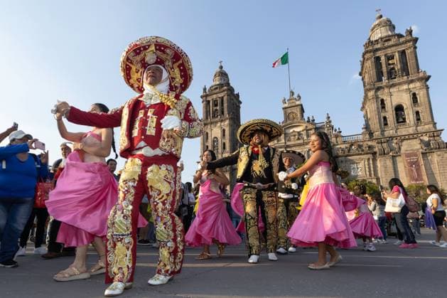 February 9, 2025, Mexico City, Mexico: Second carnival of Mexico City carnivals that toured the historic center of the city, starting from the RevolutionÃ‚Â s Monument to the Zocalo. The carnivals were declared intangible cultural heritage of the Mexican capital in 2024. Mexico City Mexico - ZUMAl178 20250209_znp_l178_010 Copyright: xCristianxLeyvax