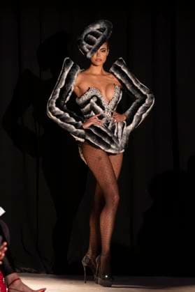 February 8, 2025, New York, New York, USA: Model walks runway for The Blonds show during New York Fashion Week Fall Winter 2025 at The FiDi Banking Hall in New York on February 8, 2025 New York USA - ZUMAr339 20250208_znp_r339_067 Copyright: xLevxRadinx