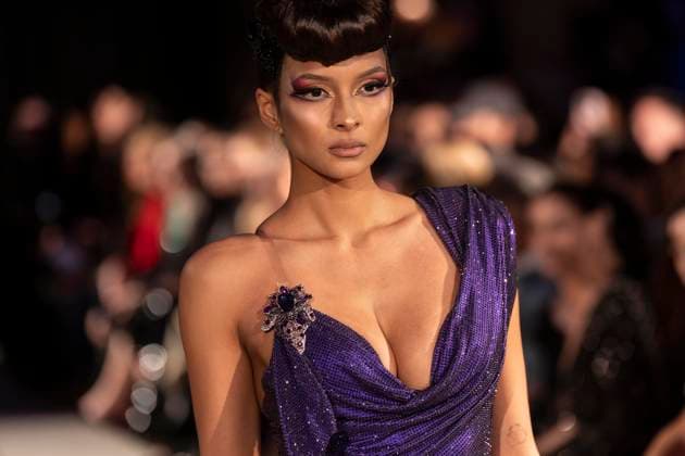 February 8, 2025, New York, New York, USA: Model walks runway for The Blonds show during New York Fashion Week Fall Winter 2025 at The FiDi Banking Hall in New York on February 8, 2025 New York USA - ZUMAr339 20250208_znp_r339_092 Copyright: xLevxRadinx