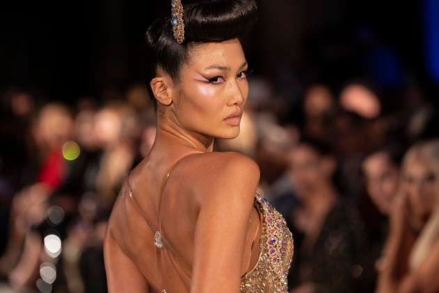 February 8, 2025, New York, New York, USA: Model walks runway for The Blonds show during New York Fashion Week Fall Winter 2025 at The FiDi Banking Hall in New York on February 8, 2025 New York USA - ZUMAr339 20250208_znp_r339_107 Copyright: xLevxRadinx