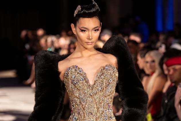 February 8, 2025, New York, New York, USA: Model walks runway for The Blonds show during New York Fashion Week Fall Winter 2025 at The FiDi Banking Hall in New York on February 8, 2025 New York USA - ZUMAr339 20250208_znp_r339_114 Copyright: xLevxRadinx